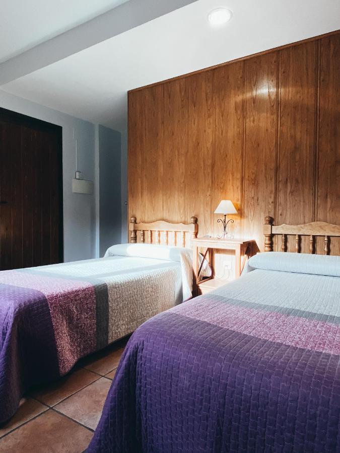 Hotel Valdevecar อัลบาร์ราซิน ภายนอก รูปภาพ