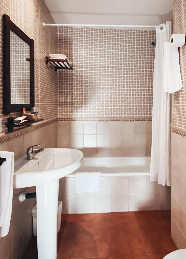 Hotel Valdevecar อัลบาร์ราซิน ภายนอก รูปภาพ