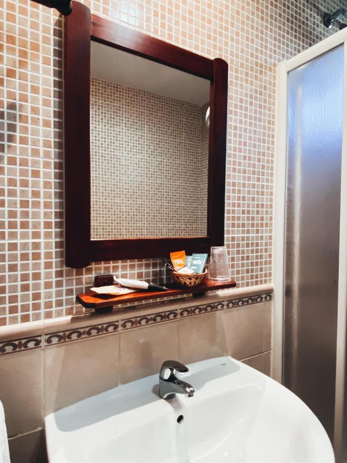 Hotel Valdevecar อัลบาร์ราซิน ภายนอก รูปภาพ
