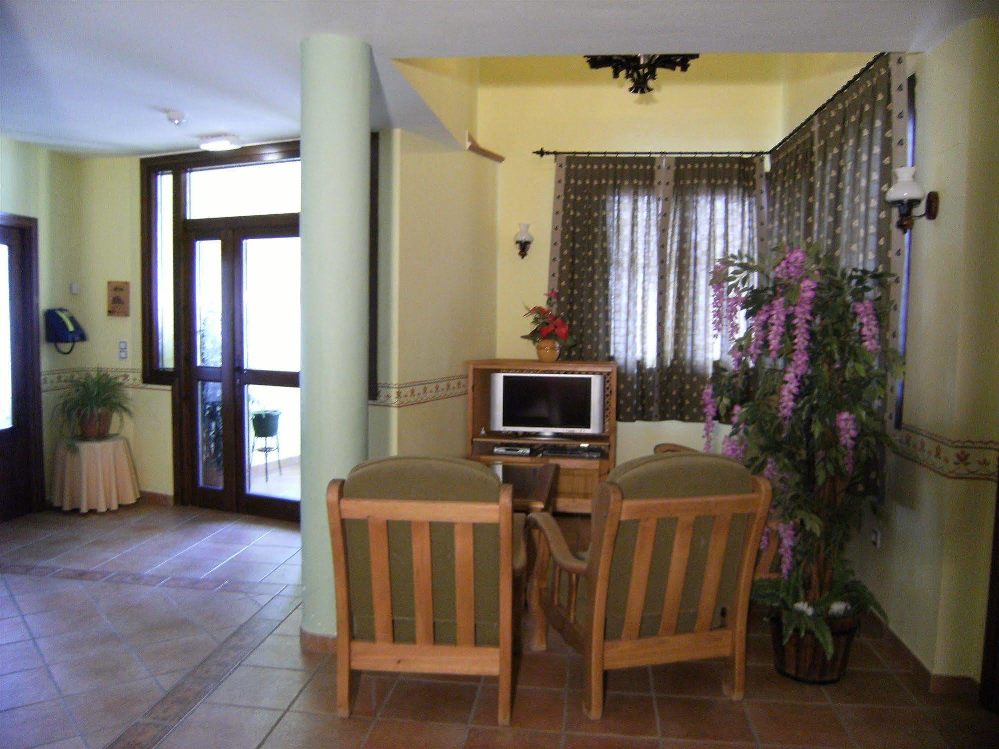 Hotel Valdevecar อัลบาร์ราซิน ภายนอก รูปภาพ